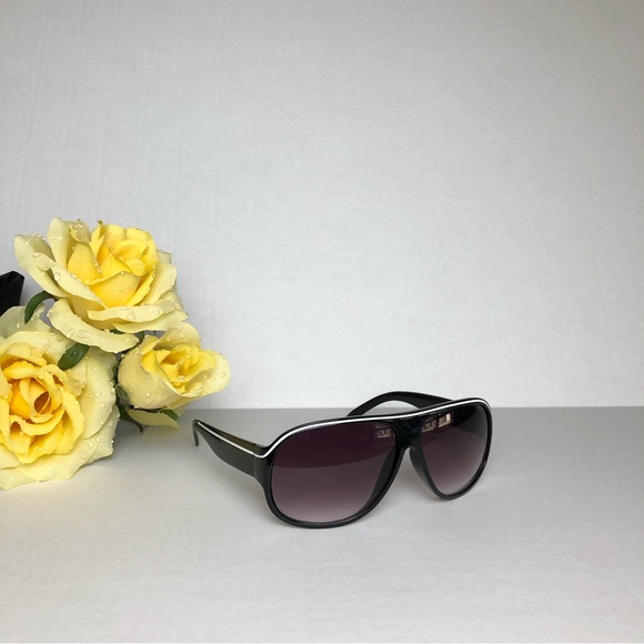 Women Sunglasses - Picture 2 of 4